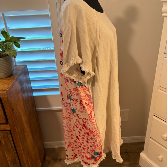Umgee LINEN BLEND SHORT SLEEVE MIXED PRINT BACK DRESS, STONE 1X - Picture 2 of 10